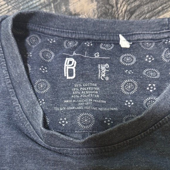 University of Michigan Navy Blue Graphic Cropped Tee by Pro Club. Large - Picture 2 of 4